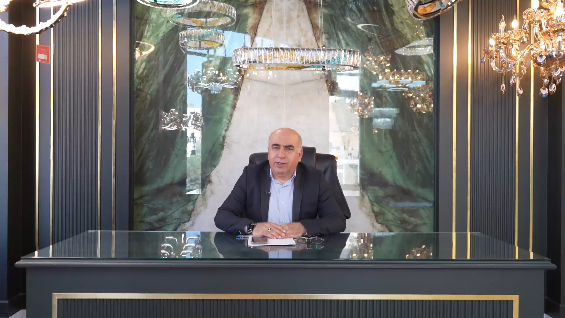 گزارشی از نشست تخصصی روشنایی با حضور آقای مالک رضایی، بررسی روندهای نوین در صنعت لوسر و روشنایی.