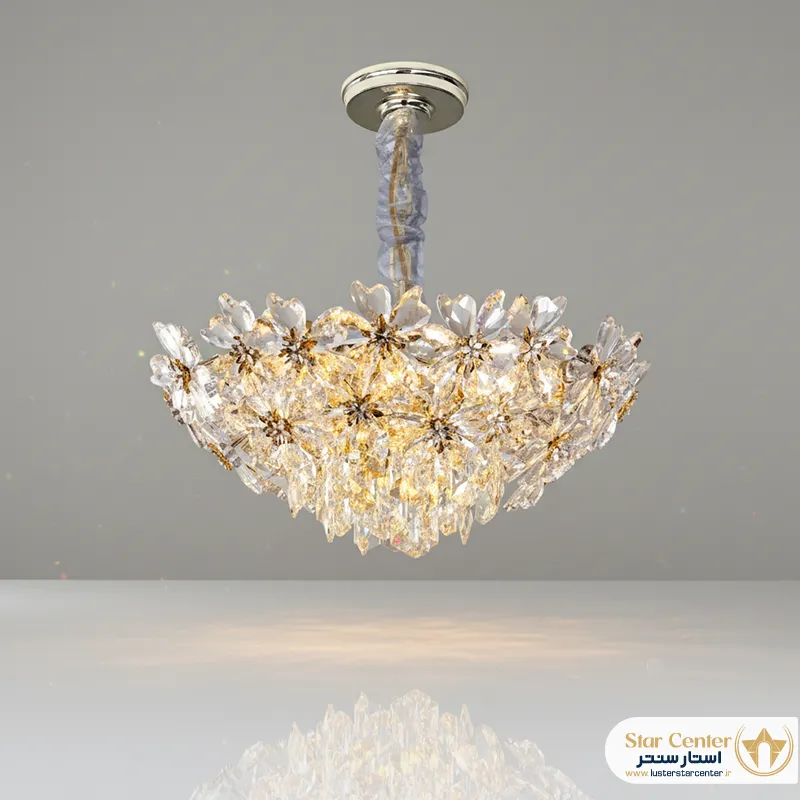 جزئیات بدنه فلزی و محل نصب لامپ شمعی در لوستر نئوکلاسیک لیورا بلوم